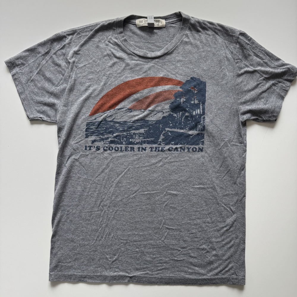 THE‎ UPLIFTERS RANCH Its Cooler in the Grand Canyon Tee Shirt Medium Gray SoCal